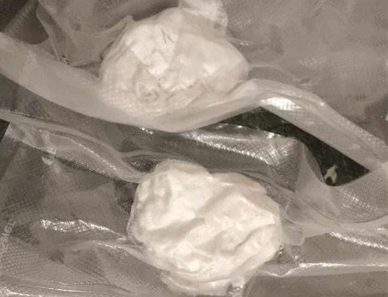 Zatrzymany za znaczną ilość narkotyków i groźby wobec rodziny – decyzją prokuratora objęty dozorem Policji . Wadowice