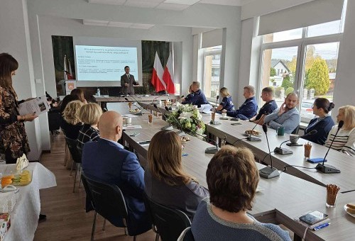 Szkolenie „Przeciwdziałanie przemocy domowej z uwzględnieniem problematyki zapewnienia dziecku ochrony w trybie art. 12a ustawy o przeciwdziałaniu przemocy domowej”. Gmina Dębno