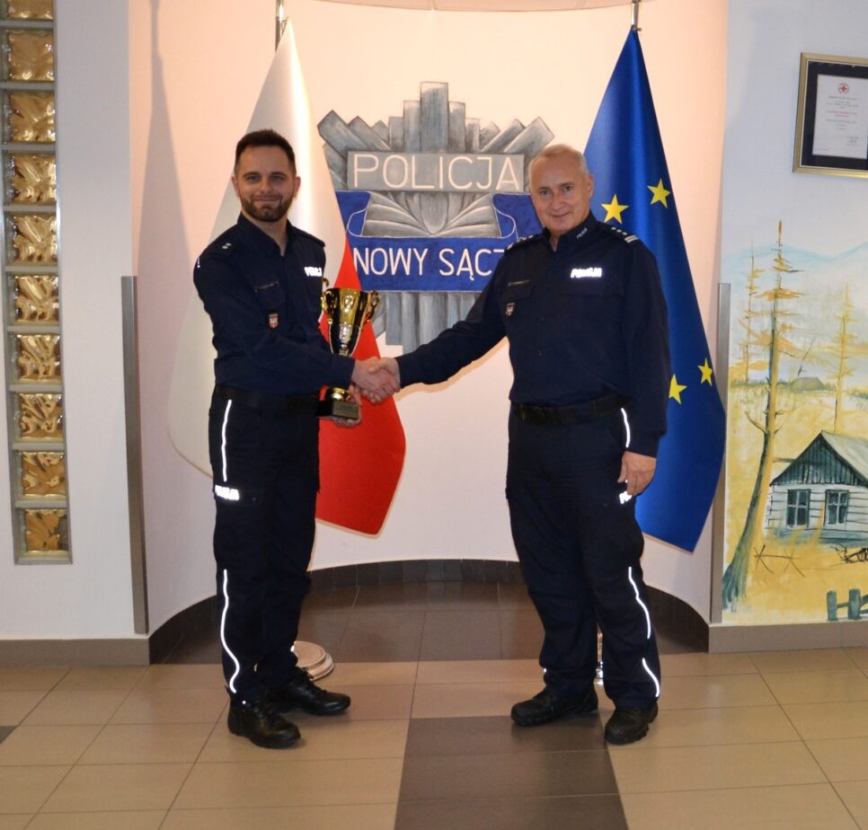 Sądecki funkcjonariusz zajął 2. miejsce w ogólnopolskim konkursie dla policjantów – rzeczników dyscyplinarnych. Nowy Sącz