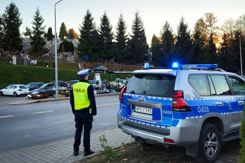 „Wszystkich Świętych” – wzmożone działania policjantów na Sądecczyźnie. Nowy Sącz