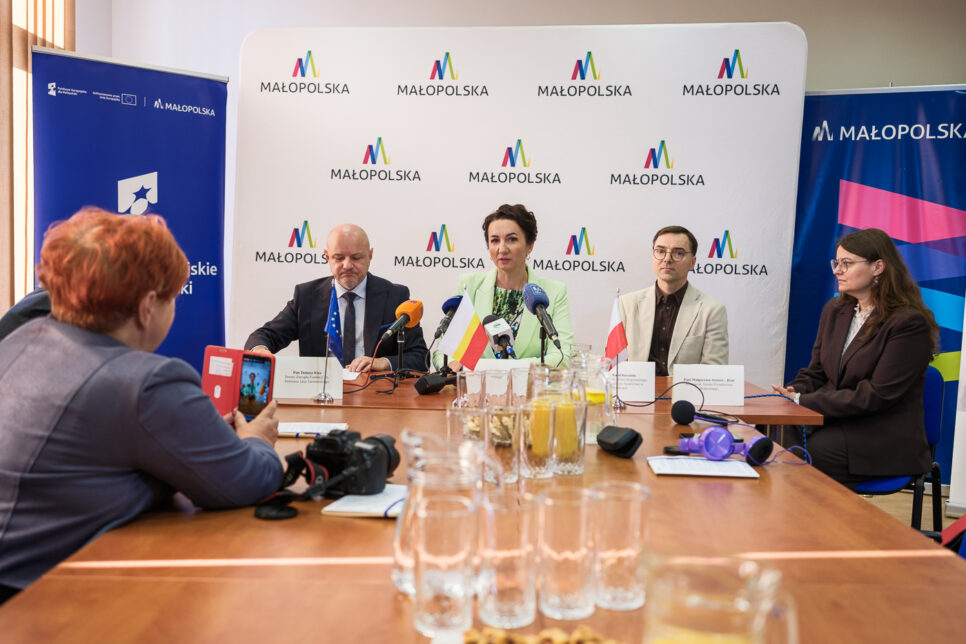 Wsparcie dla rodzin w kryzysie z Tarnowa. Otwarto poradnie w ramach programu „Po pierwsze Rodzina”. Małopolska