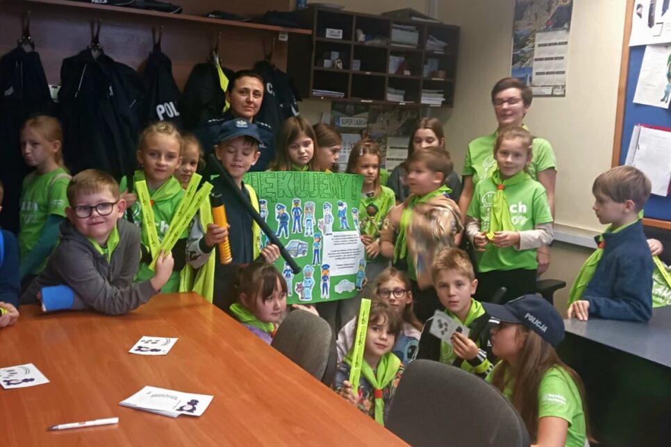 #DzielnicowyBliżejNas. Zuchy odwiedziły kalwaryjski komisariat . Wadowice