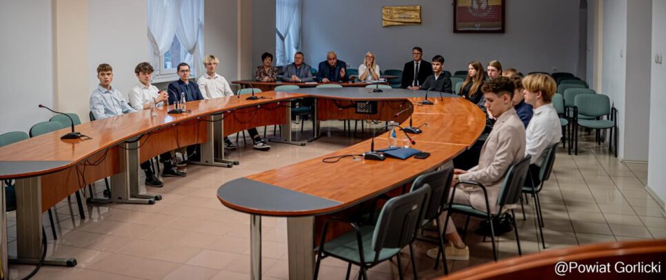 III Sesja Młodzieżowej Rady Powiatu Gorlickiego – młodzi radni planują nowe działania. Gorlice