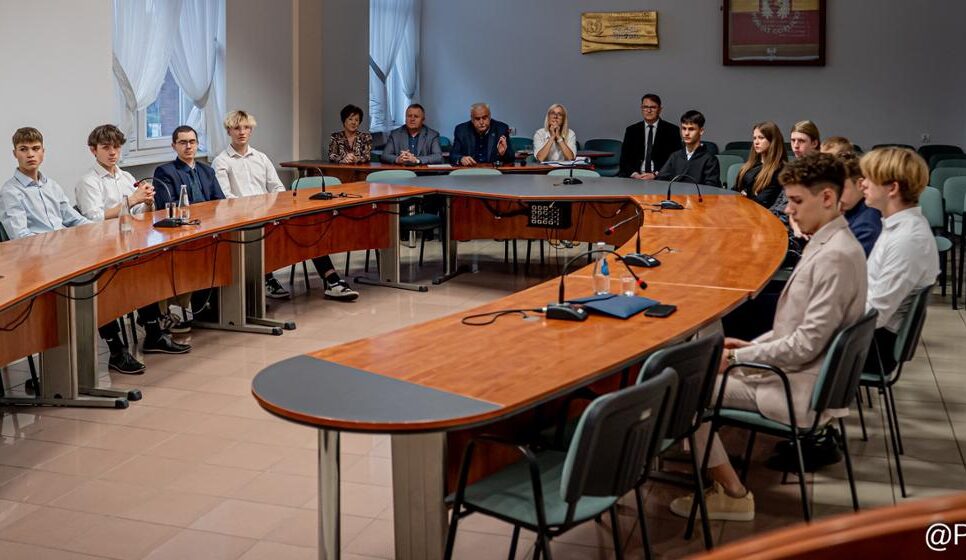 III Sesja Młodzieżowej Rady Powiatu Gorlickiego – młodzi radni planują nowe działania. Gorlice