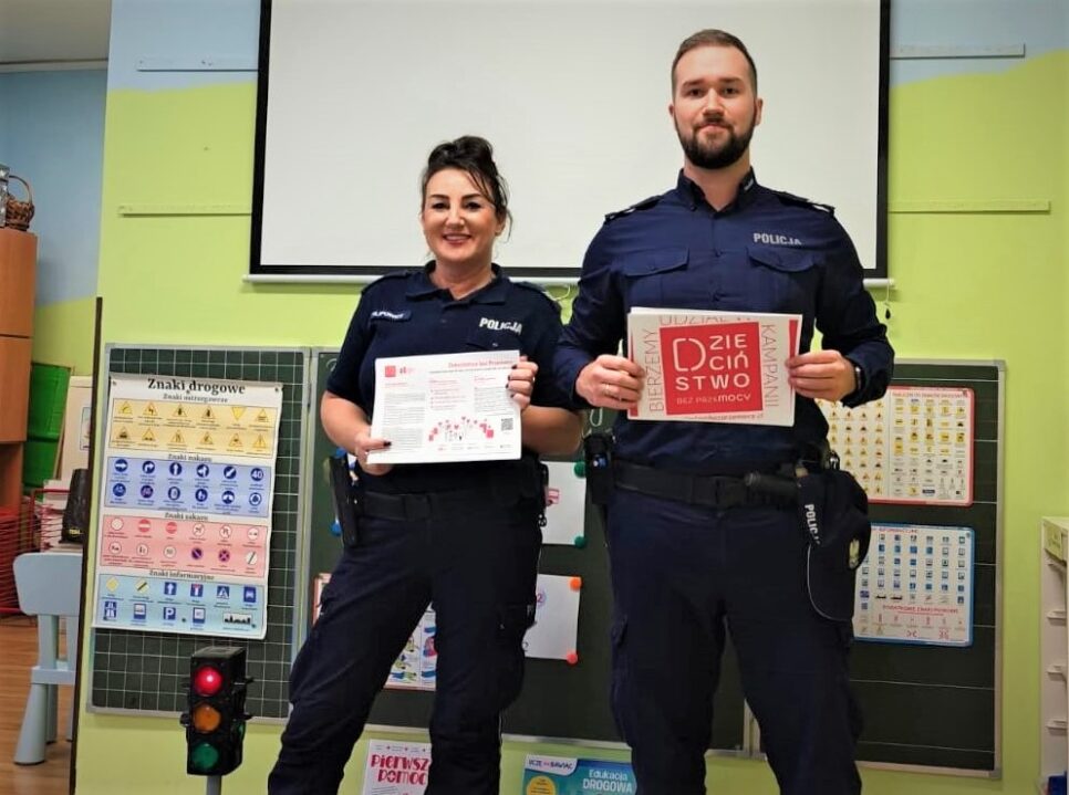 Oświęcim. „Dzieciństwo bez przemocy”. Policyjne prelekcje dla dzieci i młodzieży. Oświęcim