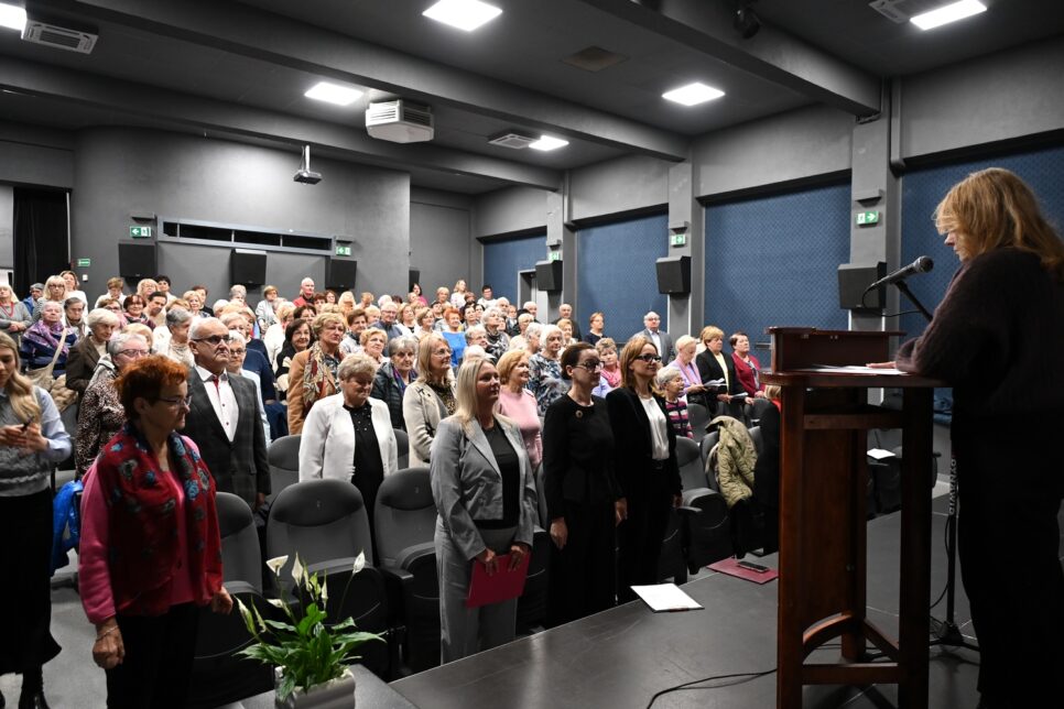 Studenci UTW w Bochni zainaugurowali drugi rok akademicki. Bochnia
