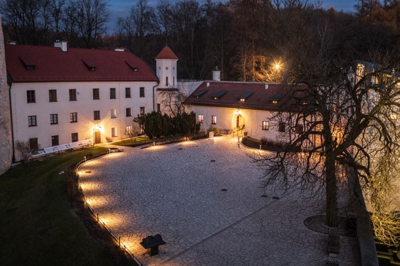 Juromania na Zamku w Pieskowej Skale. Małopolska