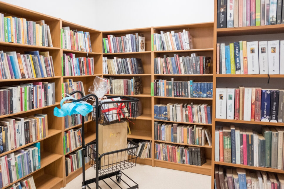 Filia biblioteki w Szpitalu Powiatowym w Bochni w nowym i większym pomieszczeniu. Bochnia
