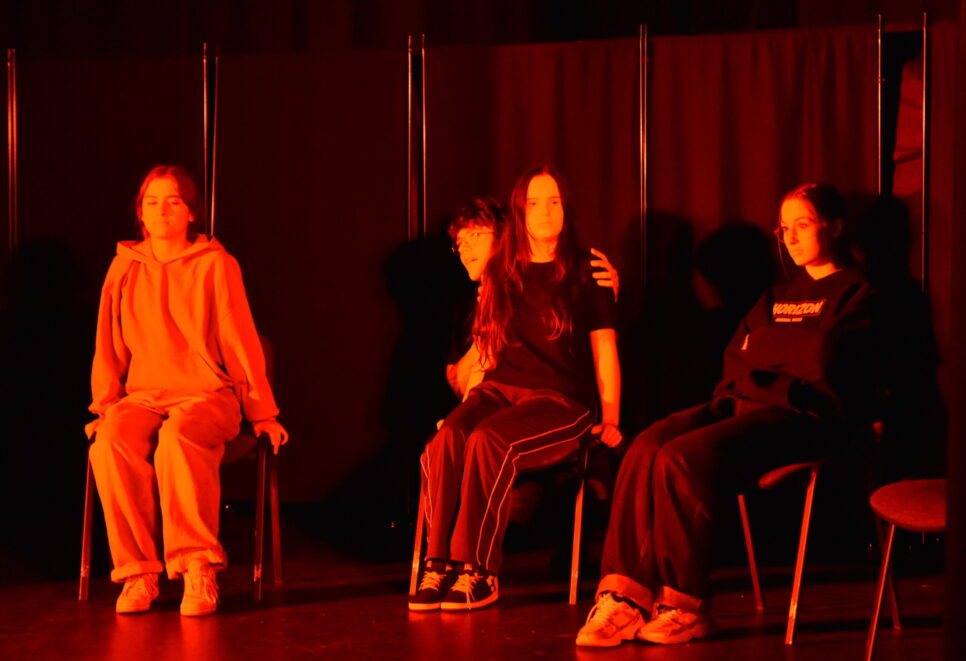 Cenne warsztaty teatralne dla młodzieży w DDK. Gmina Dąbrowa Tarnowska