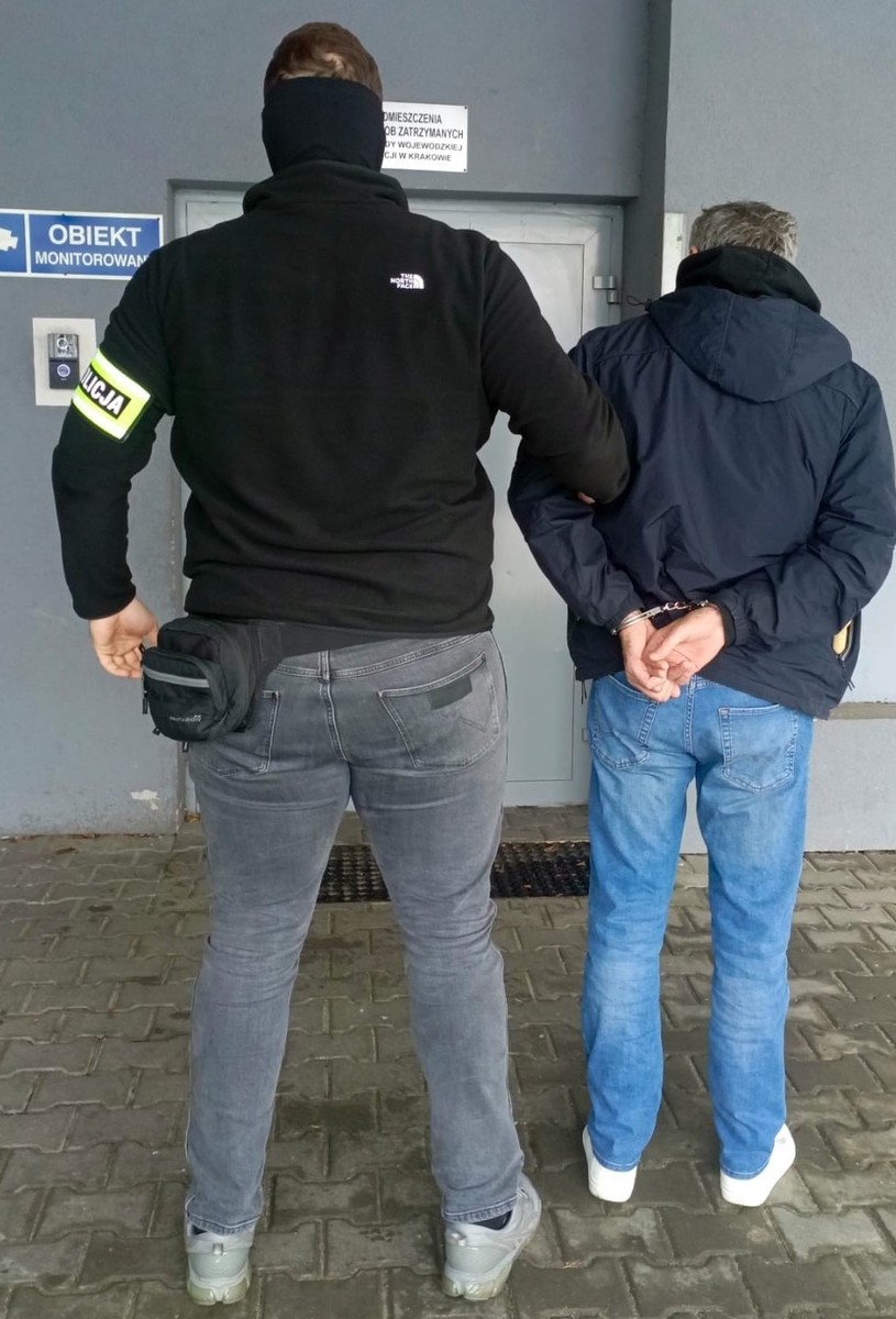 Usiłowali ukraść pojazd. Trafili do aresztu. Kraków