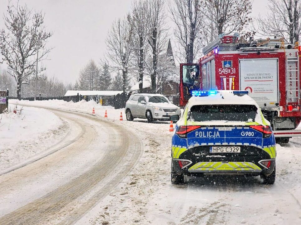 17 kolizji odnotowali policjanci w miniony śnieżny weekend pod Tatrami. Zakopane