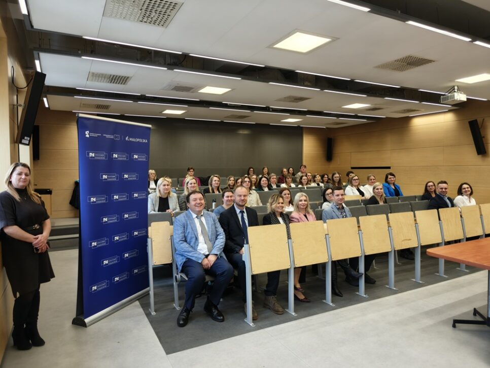 Ekodoradcy na studiach. Nowy kierunek wspierający transformację energetyczną regionu. Małopolska