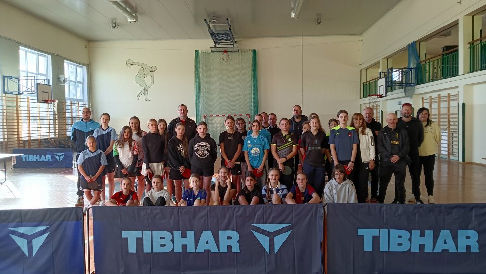 Zawody Powiatowe Chłopców i Dziewcząt w Tenisie Stołowym w PSP Rzezawa. Gmina Rzezawa