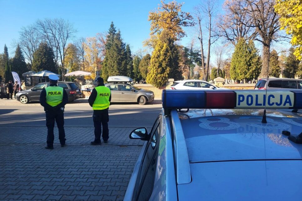 Podsumowanie działań sądeckiej Policji w okresie Wszystkich Świętych. Nowy Sącz