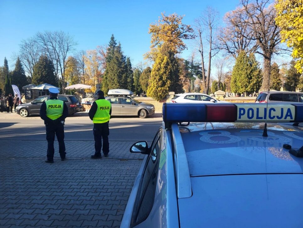Podsumowanie działań sądeckiej Policji w okresie Wszystkich Świętych. Nowy Sącz