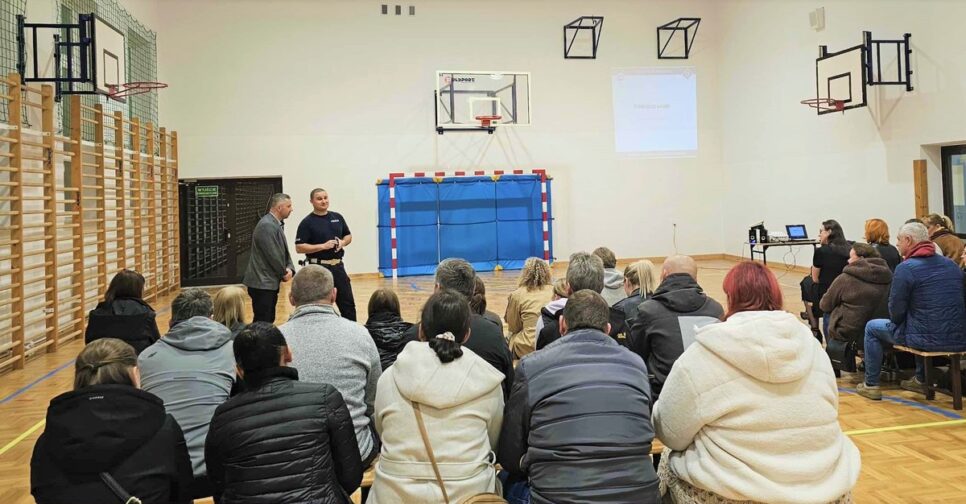 Zakrzów – spotkanie policjanta z rodzicami uczniów szkoły podstawowej . Wadowice