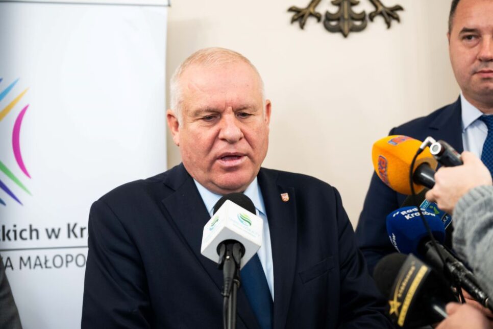 Rowerem w kierunku Jeziora Rożnowskiego. Małopolska