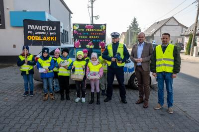 Policjant o bezpieczeństwie w Spytkowicach – akcja „Jabłko czy cytryna”. Spytkowice