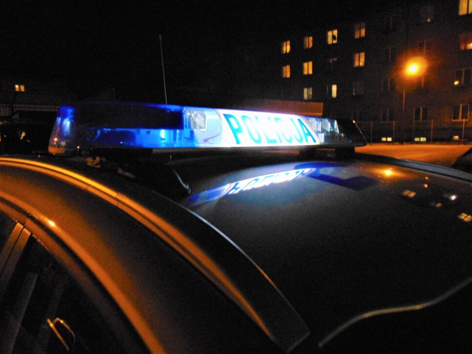 Oświęcim. Strażacy i policjanci interweniowali w zadymionym bloku. Wzorowa reakcja mieszkanki.. Oświęcim