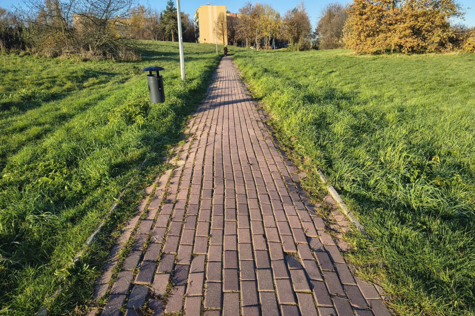 Remont „chodnika do szpitala”. Gmina Brzesko