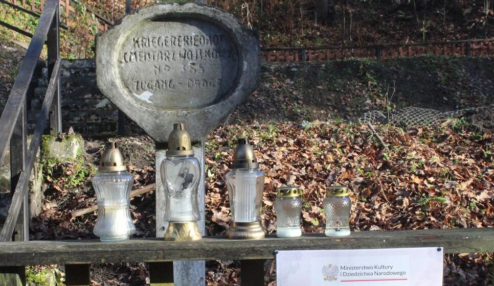 Cmentarz wojenny w Tymbarku odzyskuje dawny blask. Gmina Tymbark