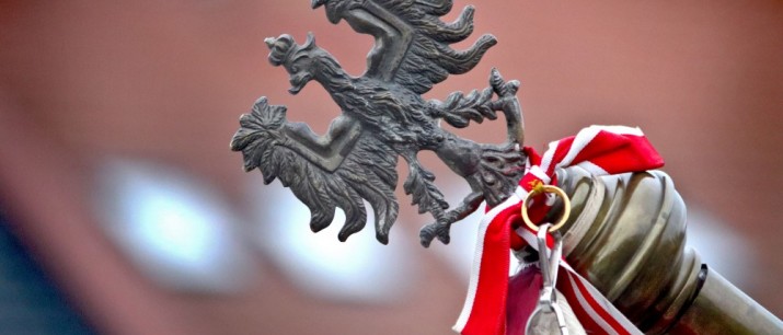 11 XI przed Pomnikiem Niepodległości. Gmina Myślenice