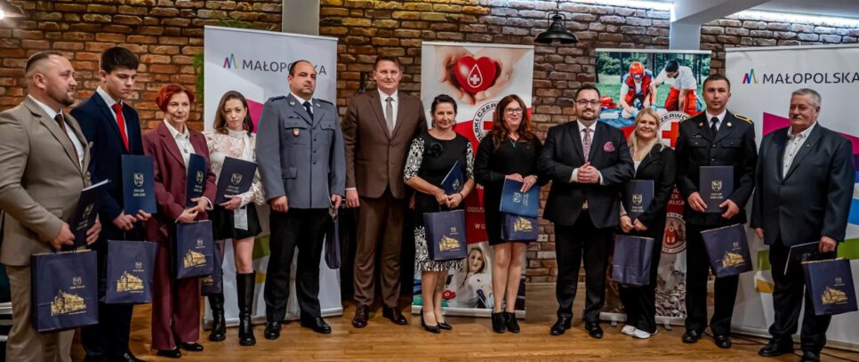 Powiatowa Gala Honorowych Dawców Krwi PCK w Gorlicach – święto ludzi, którzy dzielą się życiem. Gorlice