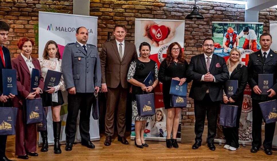 Powiatowa Gala Honorowych Dawców Krwi PCK w Gorlicach – święto ludzi, którzy dzielą się życiem. Gorlice