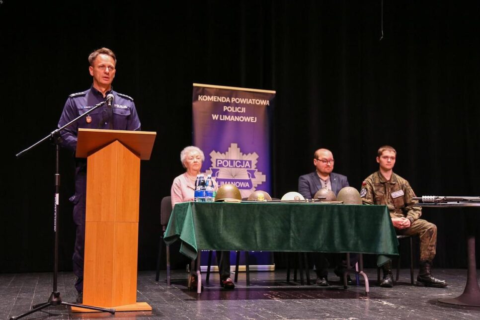 „Niepodległość zobowiązuje – służba Ojczyźnie wczoraj i dziś”. Wykład dla klas mundurowych z okazji Narodowego Święta Niepodległości. Limanowa