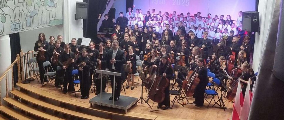 Koncert, który poruszył serca – Święto Niepodległości w Tymbarku. Gmina Tymbark