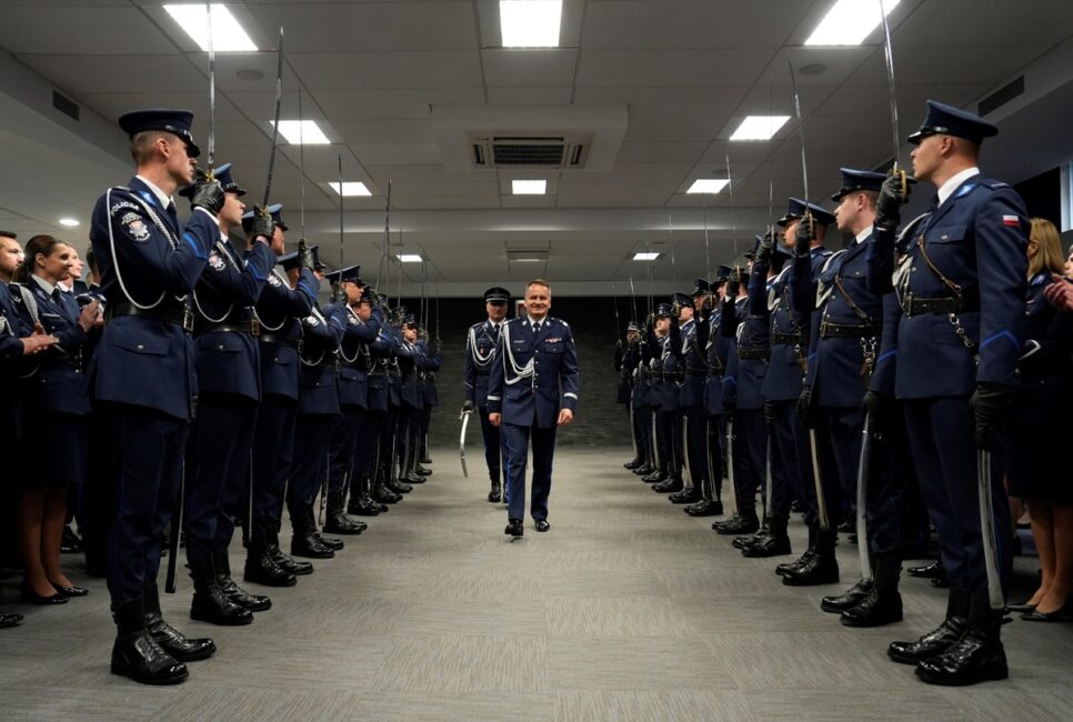 Uroczyste przywitanie nadinspektora Artura Bednarka w KWP w Krakowie. Dąbrowa Tarnowska