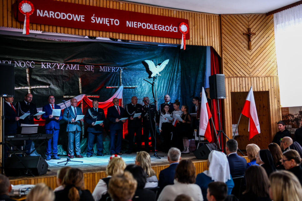 Wiwat Niepodległa – uroczystości patriotyczne w Uszwi i Gosprzydowej. Gmina Gnojnik