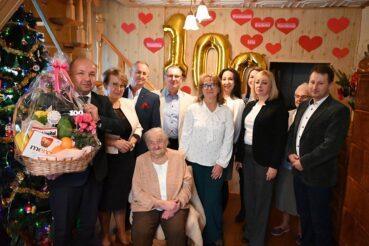 100. urodziny Pani Janiny Góry 🎂. Gmina Rzezawa