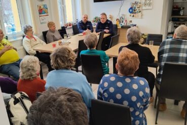 #DzielnicowyBliżejNas. Dzielnicowi z wizytą u seniorów w Świnnej Porębie . Wadowice