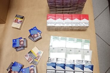 Papierosy bez polskich znaków akcyzy zabezpieczone przez proszowickich policjantów. Proszowice