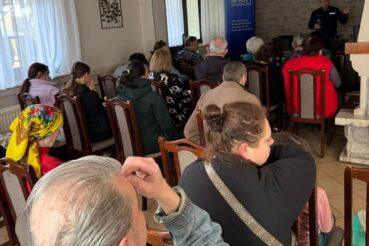 Policyjny profilaktyk spotkał się z podopiecznymi Międzynarodowej Organizacji do Spraw Migracji (IOM).. Limanowa