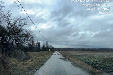 Informacja dotycząca drogi gminnej w Przybysławicach. Gmina Kozłów